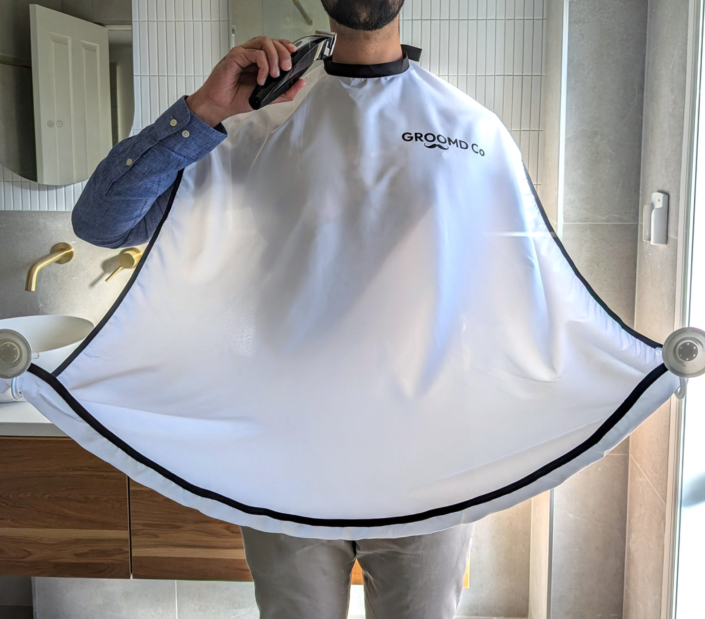 ULTIMATE BEARD CAPE